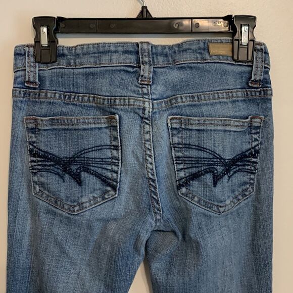 Refuge | Juniors Premium Denim Flare Blue Jeans Medium Wash 3R - Picture 3 of 11